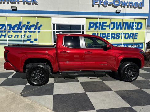 Used 2025 Toyota Tacoma 2WD Double Cab image 11