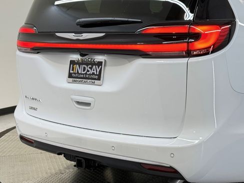 New 2026 Chrysler Pacifica Pinnacle w/ Trailer Tow Group image 7