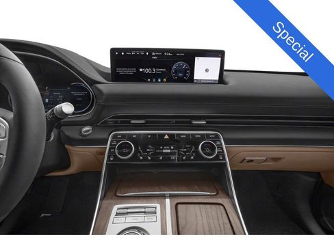 Used 2024 Genesis GV80 3.5T AWD/4WD image 36