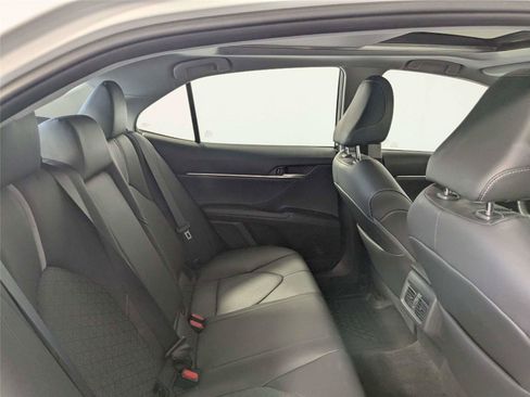 Used 2018 Toyota Camry XSE FWD image 28