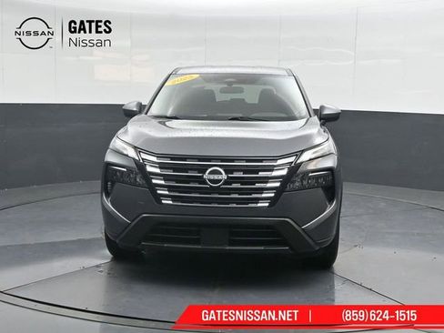 Used 2025 Nissan Rogue SV image 5