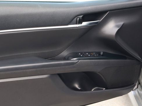 Used 2020 Toyota Camry LE FWD image 13