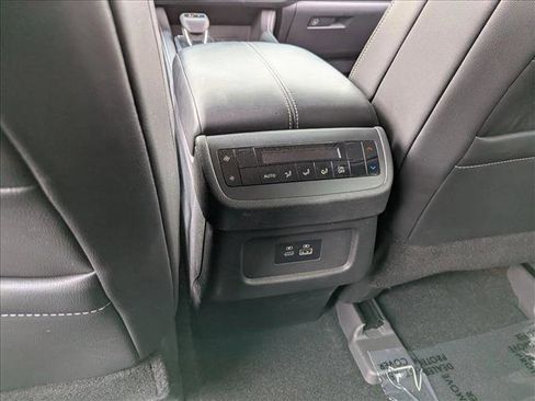 Used 2022 Nissan Pathfinder SL FWD image 24