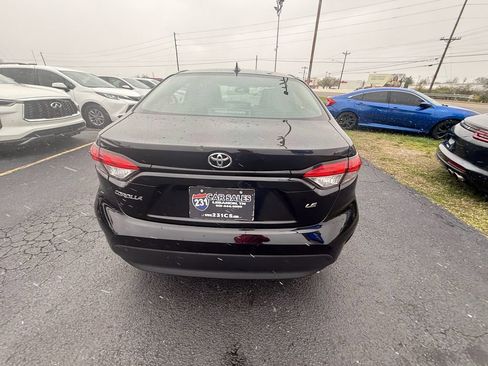 Used 2023 Toyota Corolla LE image 4