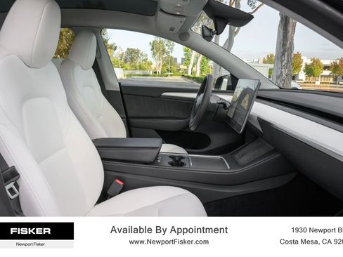 Used 2024 Tesla Model Y Long Range AWD/4WD image 32