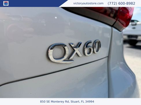 Used 2018 INFINITI QX60 Luxe w/ Deluxe Technology Package AWD/4WD image 11