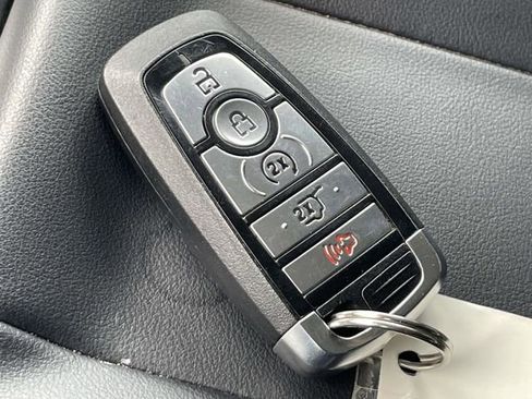 Used 2025 Ford Expedition Platinum AWD/4WD image 41