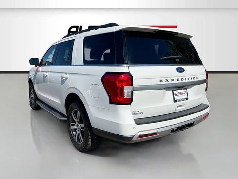 Used 2023 Ford Expedition XLT AWD/4WD image 5