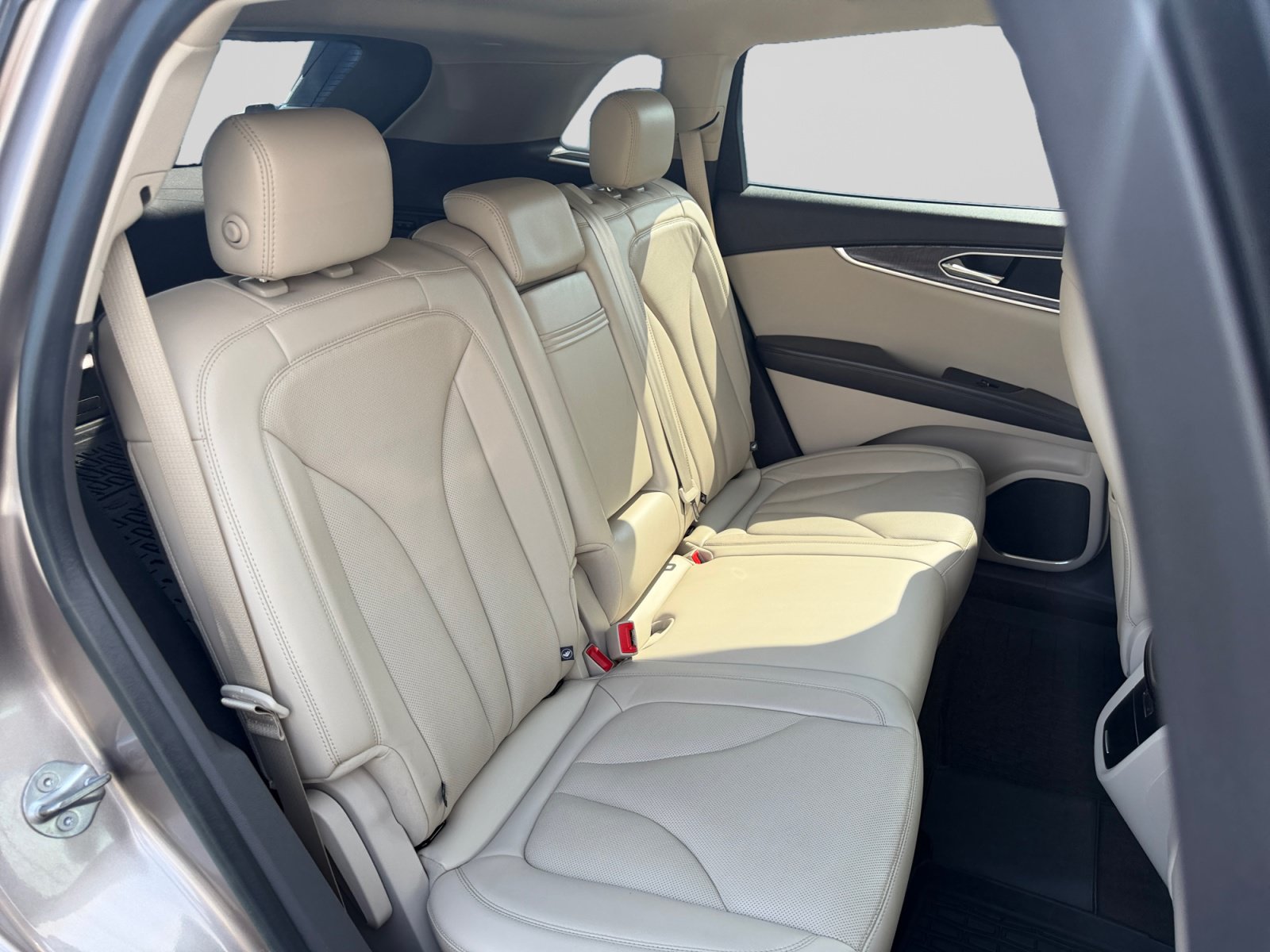 Used 2019 Lincoln Nautilus Reserve FWD image 18