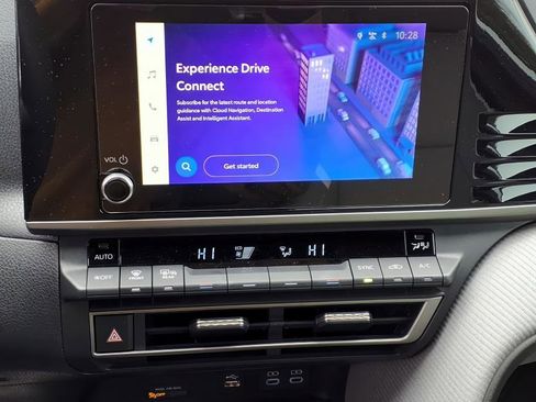 Certified 2025 Toyota Camry SE w/ Convenience Package image 15