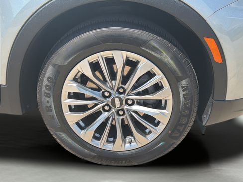 Used 2024 Cadillac XT4 Premium Luxury FWD image 13