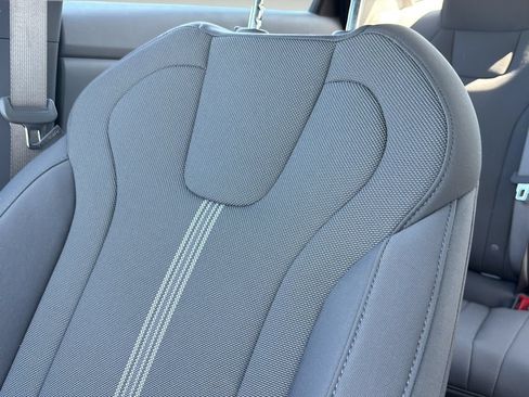 Certified 2025 Hyundai Elantra SE FWD image 45