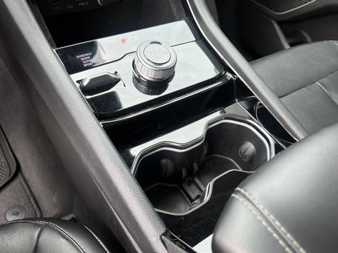 Used 2022 Jeep Grand Cherokee Limited AWD/4WD image 9