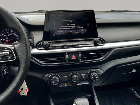Certified 2023 Kia Forte LXS w/ LXS Technology Package FWD image 9