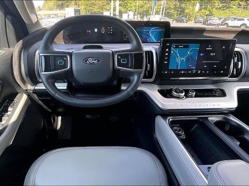 Certified 2025 Ford Expedition Max Active RWD image 5