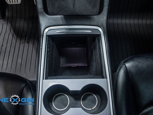 Used 2023 Tesla Model Y Performance image 17