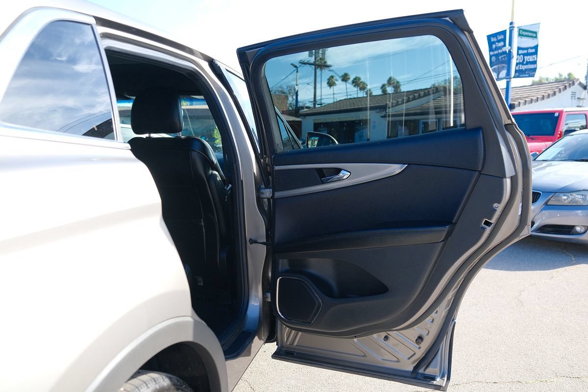 Used 2016 Lincoln MKX Select w/ Select Plus Package FWD image 30