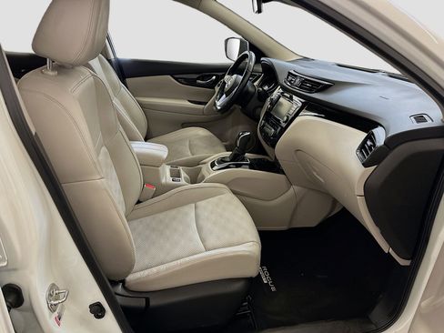 Used 2021 Nissan Rogue Sport SV w/ Technology Package image 31