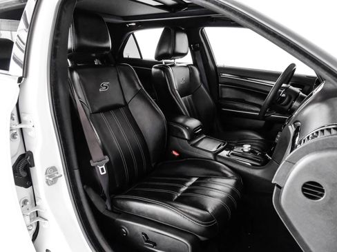 Used 2022 Chrysler 300 S RWD image 39