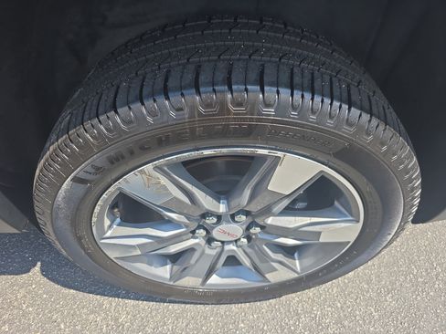 Used 2017 GMC Acadia SLT w/ LPO, Cargo Package FWD image 35