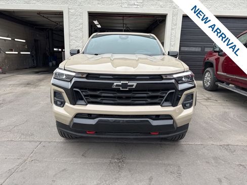 Used 2024 Chevrolet Colorado Z71 w/ Z71 Convenience Package 2 image 2