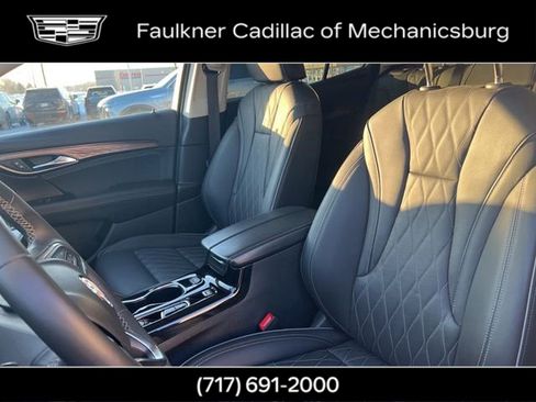 Used 2023 Buick Envision Avenir image 18