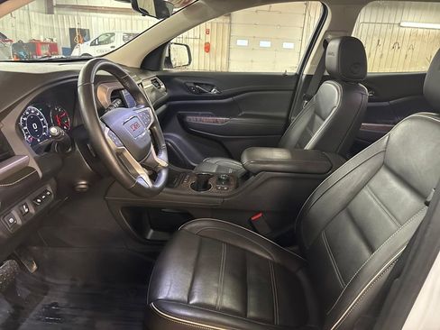 Used 2020 GMC Acadia Denali w/ Technology Package image 14