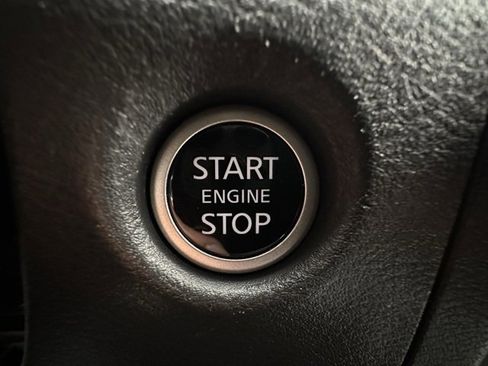 Used 2024 Nissan Frontier SV image 22