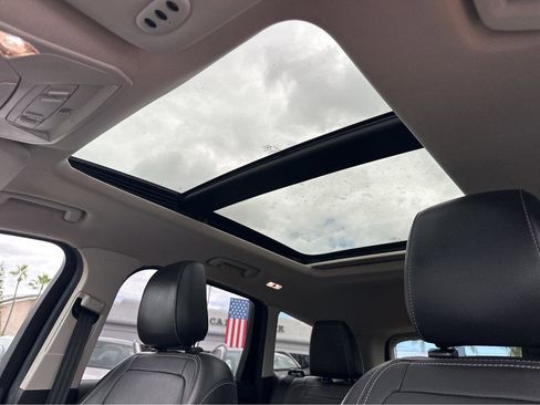 Used 2019 Ford Escape Titanium FWD image 7