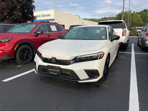 Used 2024 Honda Civic Sport image 1