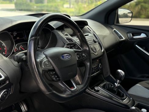 Used 2017 Ford Focus ST image 12