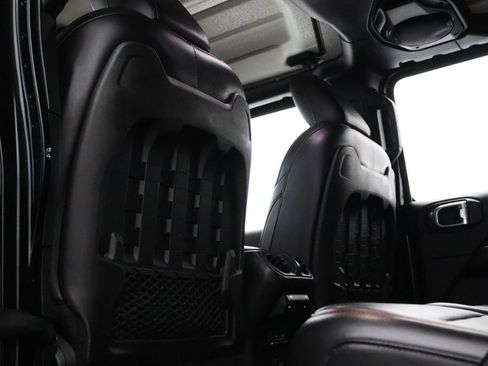 Used 2018 Jeep Wrangler Unlimited Rubicon AWD/4WD image 14
