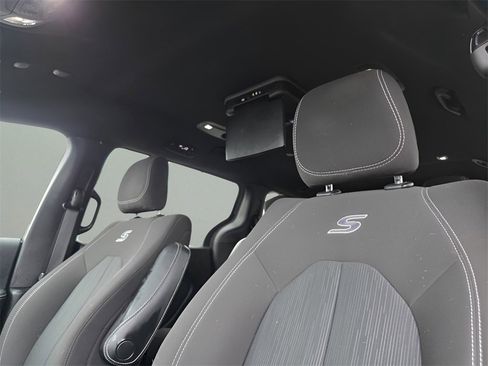 Used 2020 Chrysler Pacifica Touring w/ S Appearance Package image 22