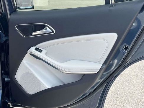 Used 2020 Mercedes-Benz GLA 250 w/ Premium Package image 23