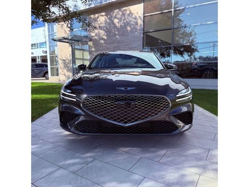 Used 2025 Genesis G70 2.5T RWD image 32