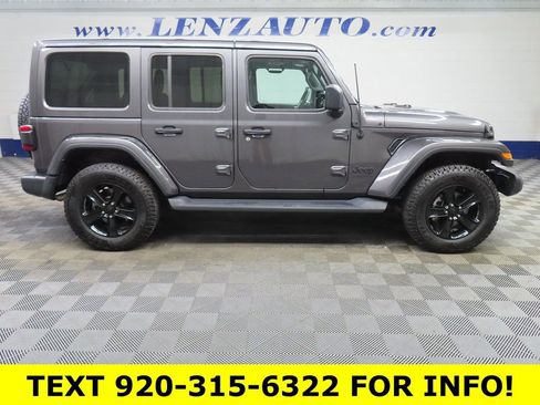 Used 2021 Jeep Wrangler Unlimited Sahara image 2