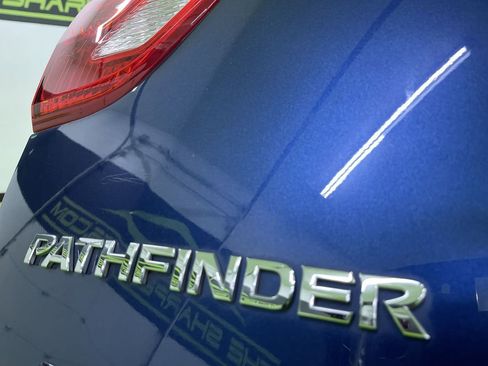 Used 2018 Nissan Pathfinder Platinum w/ Cargo Package image 13