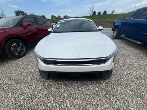 Used 2025 Kia K4 LX image 2