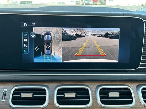 New 2026 Mercedes-Benz GLS 450 4MATIC image 32