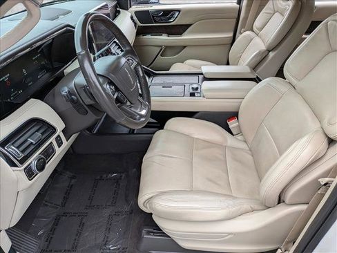 Used 2020 Lincoln Navigator Reserve image 18