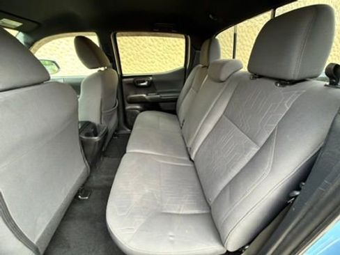 Used 2019 Toyota Tacoma TRD Sport AWD/4WD image 25