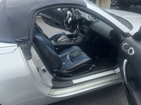 Used 2005 Nissan 350Z Enthusiast w/ (S02) Side Air Bags Pkg image 25