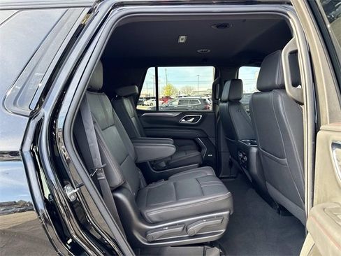 Used 2022 Chevrolet Tahoe RST w/ Luxury Package image 17