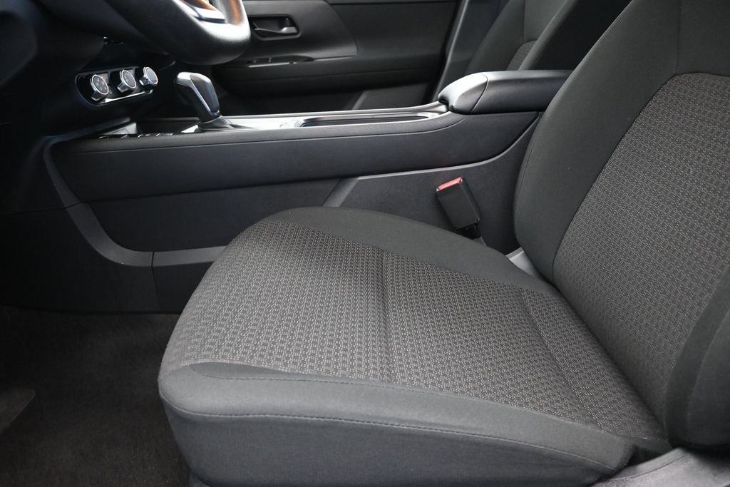 Used 2025 Nissan Kicks S AWD/4WD image 13