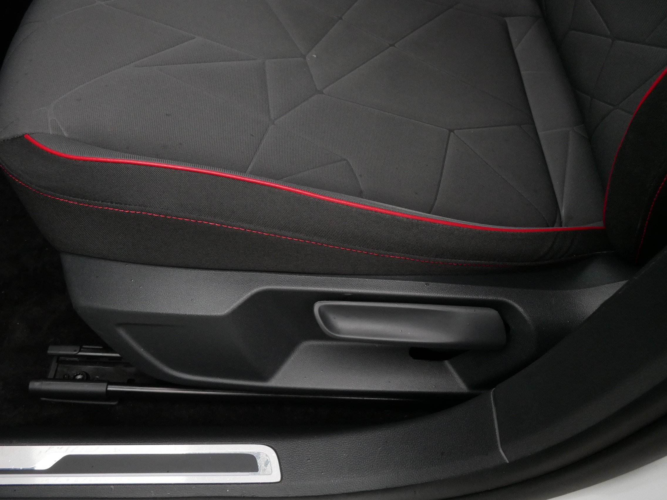 Used 2024 Volkswagen Jetta GLI 40th Anniversary Edition FWD image 20