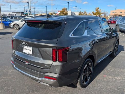Used 2025 Kia Sorento EX image 6