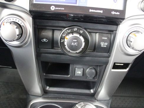 Certified 2021 Toyota 4Runner SR5 Premium w/ Moonroof Package AWD/4WD image 40