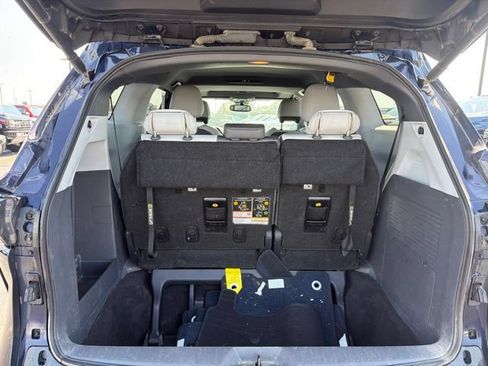 Used 2024 Toyota Sienna XSE FWD image 12