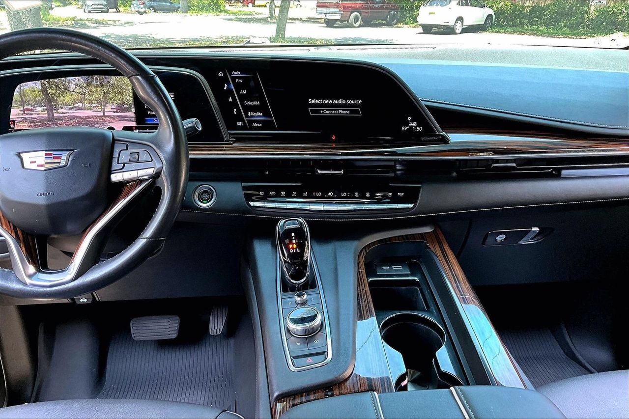 Used 2022 Cadillac Escalade Luxury RWD image 9