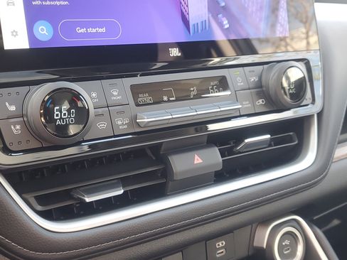 Used 2024 Toyota Grand Highlander Platinum AWD/4WD image 30